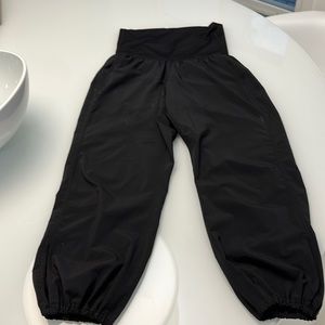 Lululemon high waisted silk crop pants. Black